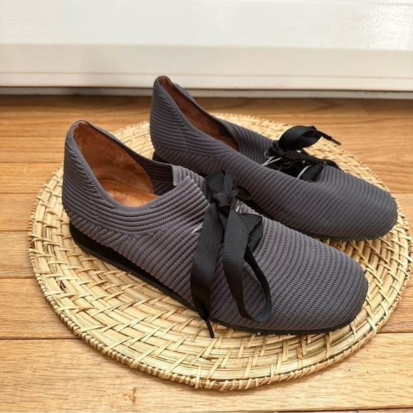 L’Amour Des Pieds Taimah Lace Up Shoes - Picture 2 of 12